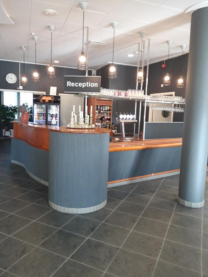 Hotelli Kaustinen Екстер'єр фото
