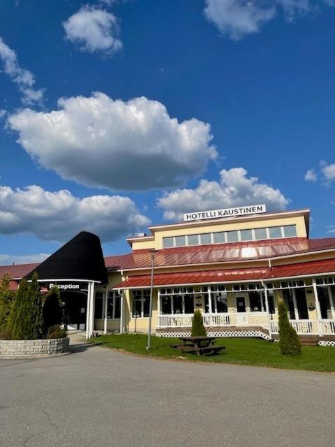 Hotelli Kaustinen Екстер'єр фото